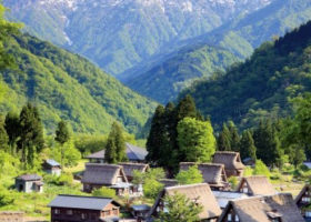 Kiến trúc Gassho-zukuri ở Gokayama và Shirakawago