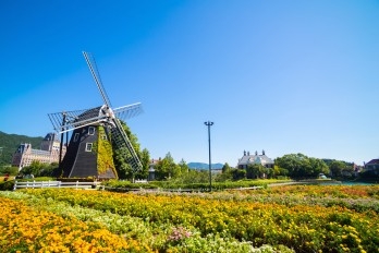 Lạc lối ở Huis Ten Bosch